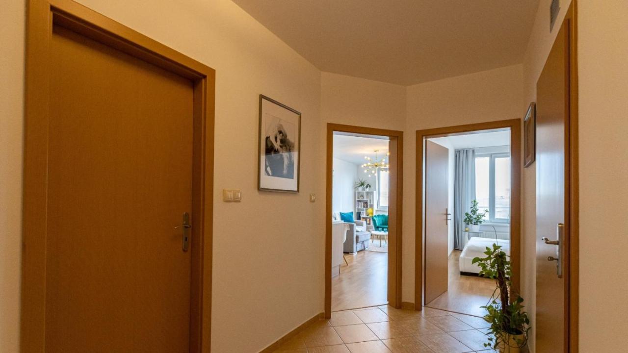 2 Room Apartment With Terrace, New Building, Jegeho Bratislava Eksteriør billede