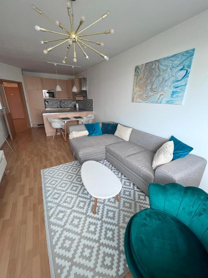 2 Room Apartment With Terrace, New Building, Jegeho Bratislava Eksteriør billede