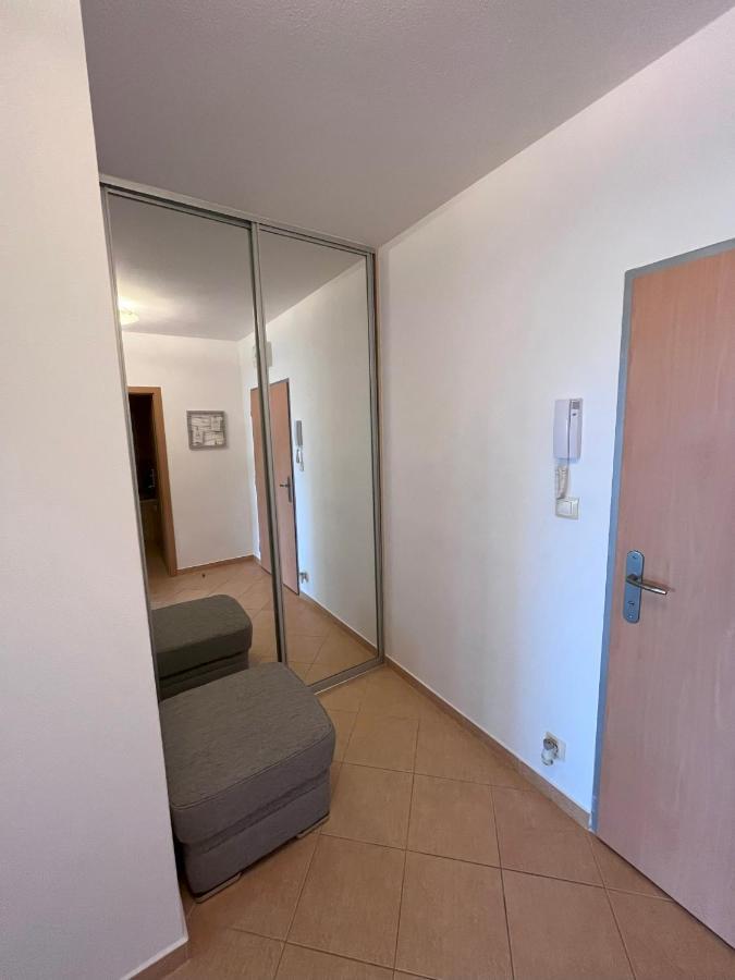 2 Room Apartment With Terrace, New Building, Jegeho Bratislava Eksteriør billede